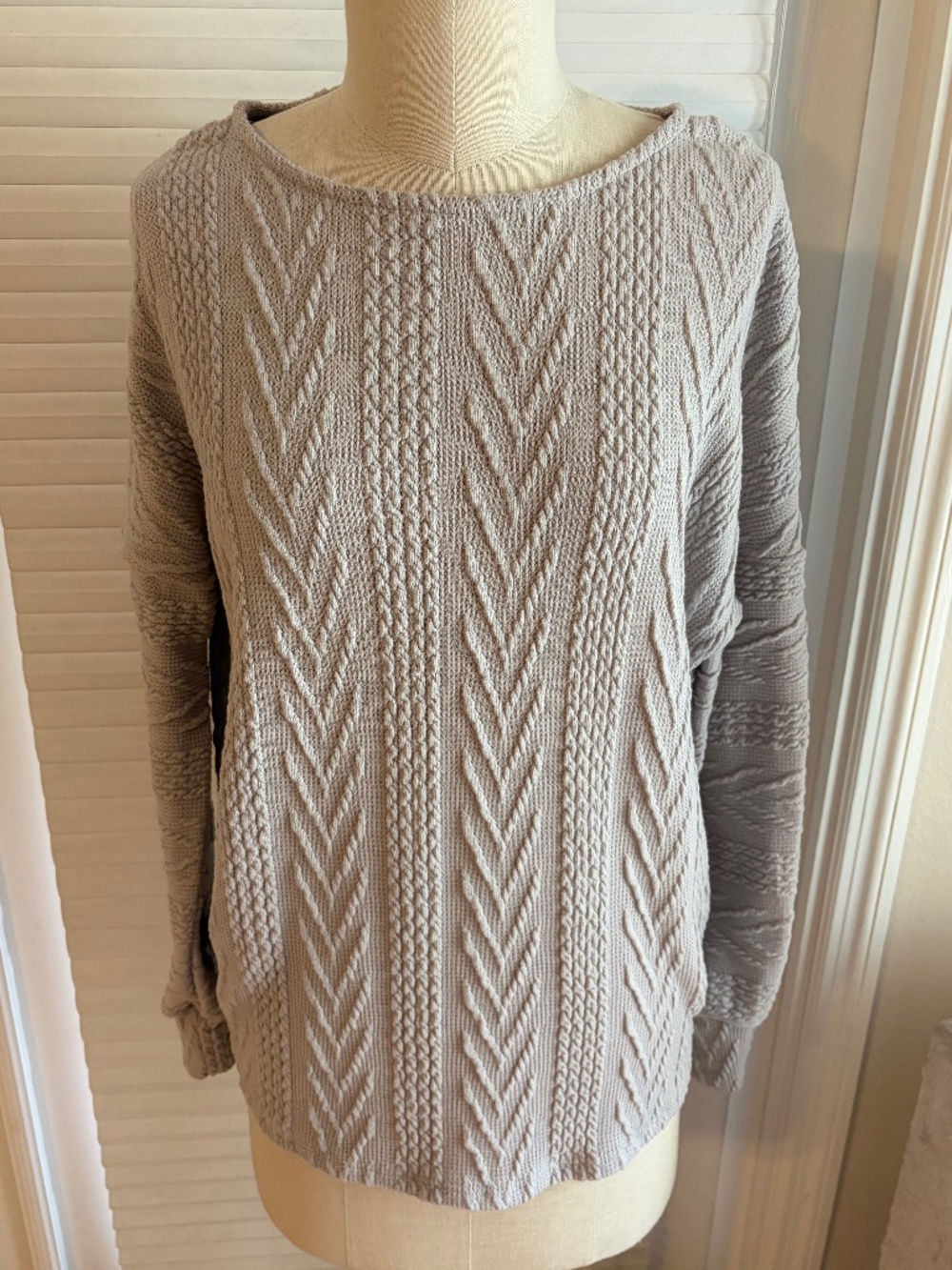 Mint Julep Oatmeal Sweater Size Medium